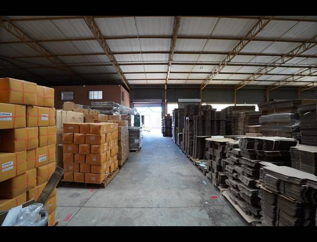 2,148M² WAREHOUSE TO LET IN LASER PARK